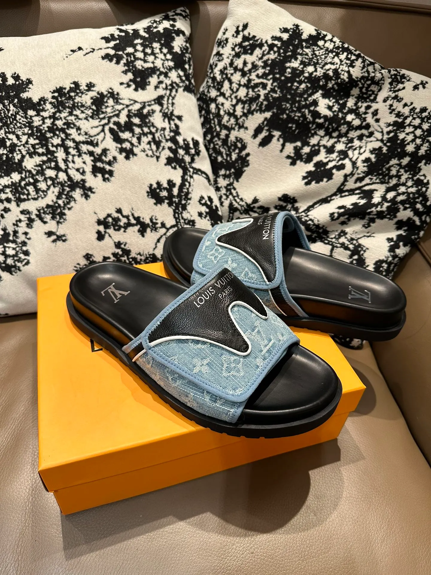 Men's shoes💰340💰 LV Velcro new style, cowhide surface, sheepskin lining, size 36-46